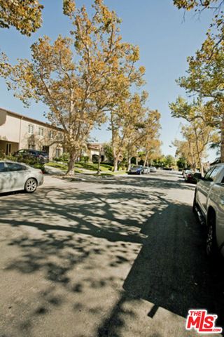 251 S Citrus Avenue, Los Angeles, CA 90036