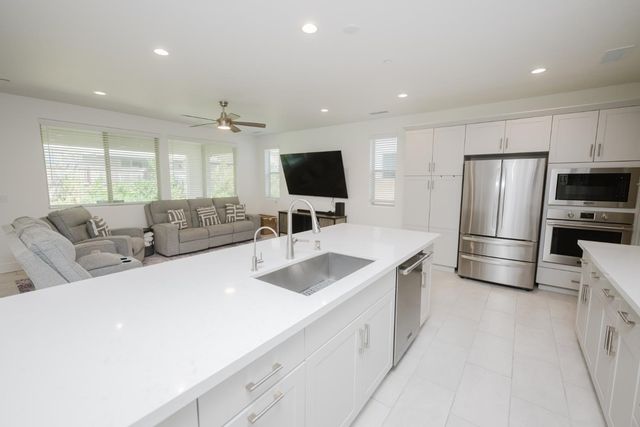 4285 Monarch Place, Madera, CA 93636