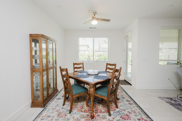 4285 Monarch Place, Madera, CA 93636