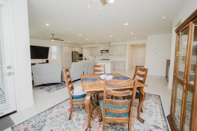 4285 Monarch Place, Madera, CA 93636