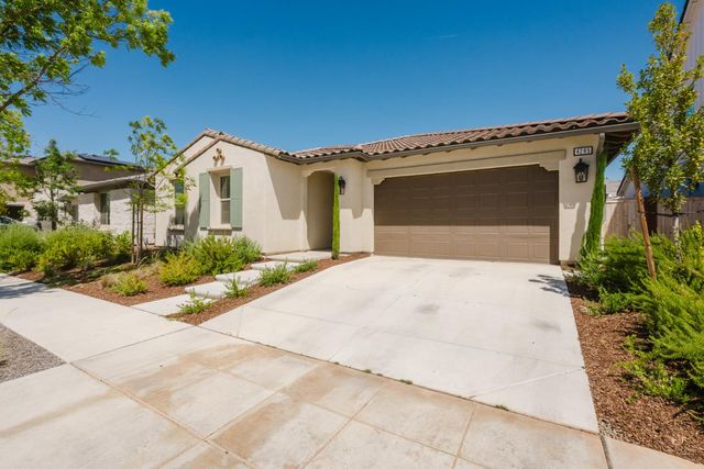 4285 Monarch Place, Madera, CA 93636
