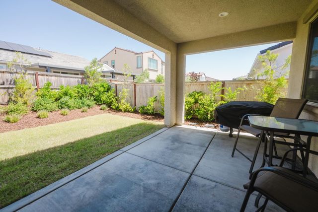 4285 Monarch Place, Madera, CA 93636