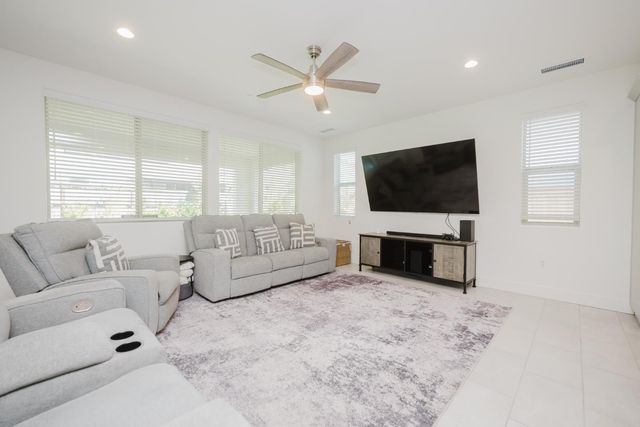 4285 Monarch Place, Madera, CA 93636
