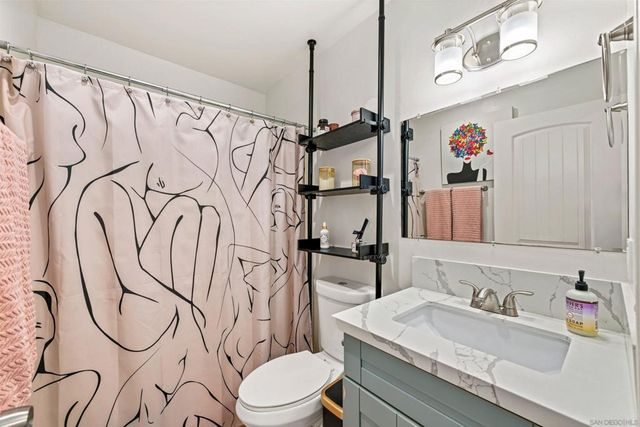 881 Thomas Ave 21, San Diego, CA 92109