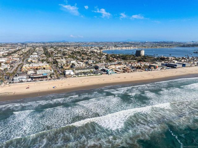 881 Thomas Ave 21, San Diego, CA 92109