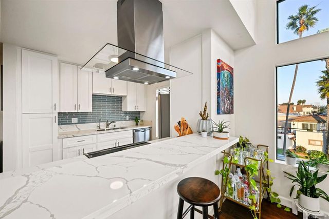 881 Thomas Ave 21, San Diego, CA 92109