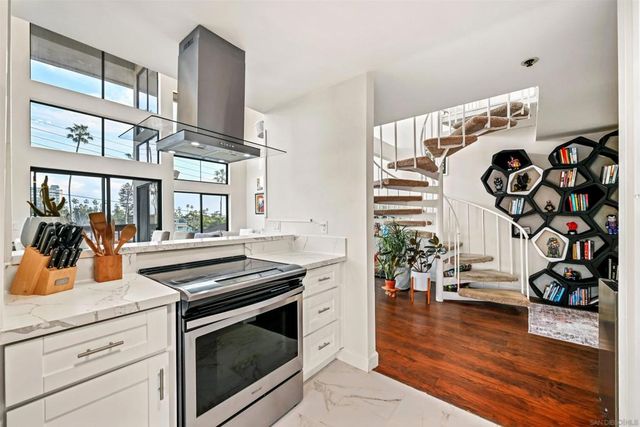 881 Thomas Ave 21, San Diego, CA 92109