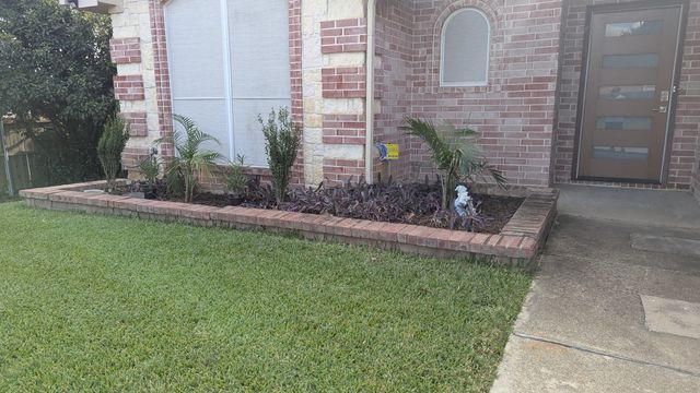 929 Meadowcrest Drive, Burleson, TX 76028