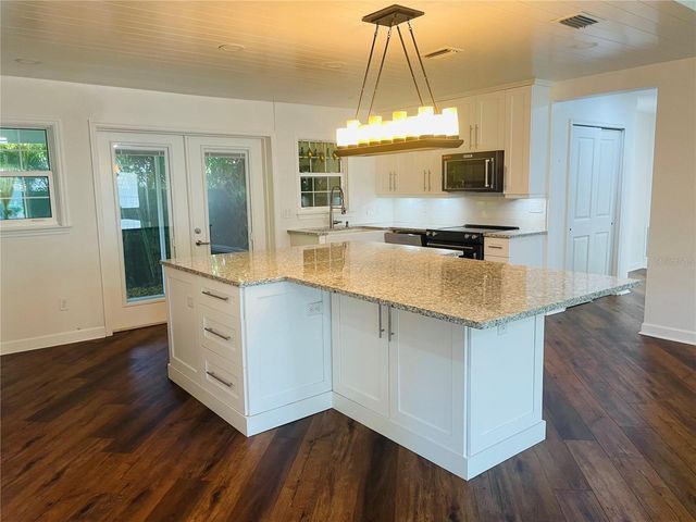 1330 S JEFFERSON AVENUE, Sarasota, FL 34239