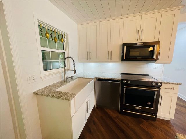 1330 S JEFFERSON AVENUE, Sarasota, FL 34239