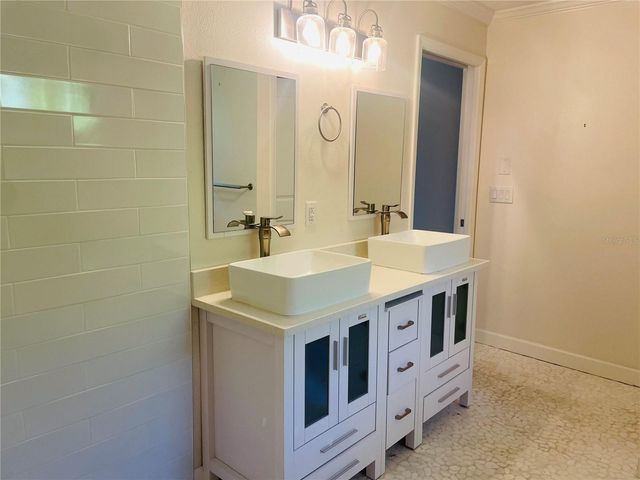 1330 S JEFFERSON AVENUE, Sarasota, FL 34239