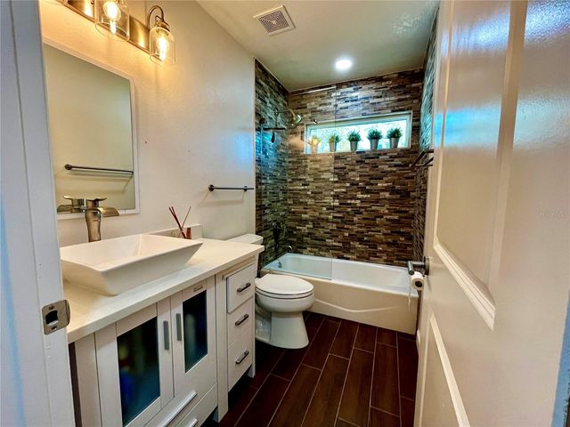 1330 S JEFFERSON AVENUE, Sarasota, FL 34239