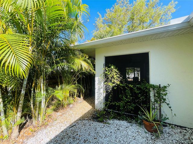 1330 S JEFFERSON AVENUE, Sarasota, FL 34239