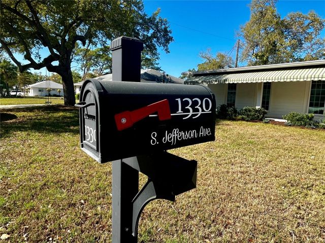 1330 S JEFFERSON AVENUE, Sarasota, FL 34239
