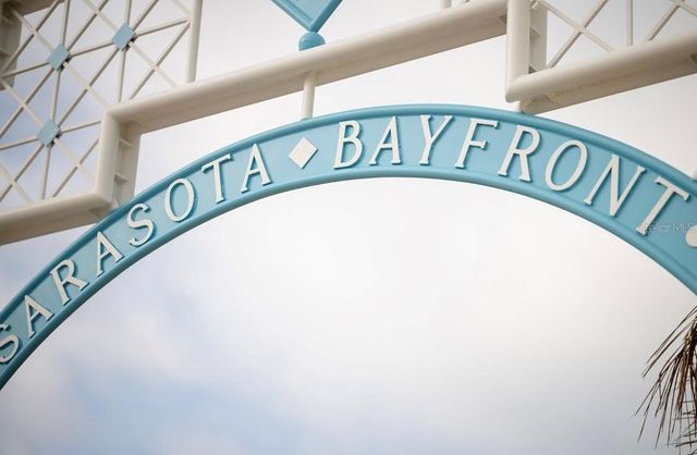 1330 S JEFFERSON AVENUE, Sarasota, FL 34239