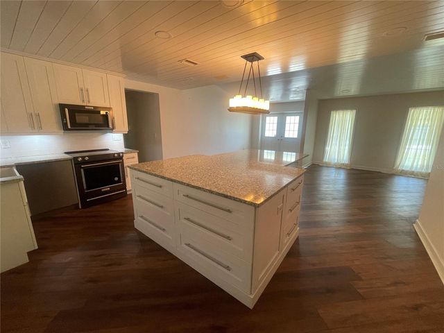 1330 S JEFFERSON AVENUE, Sarasota, FL 34239