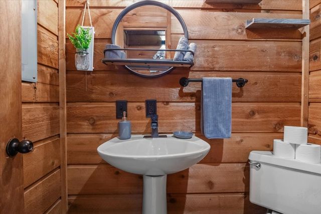 175 Mallard Point Cir Unit 8, Camden, TN 38320