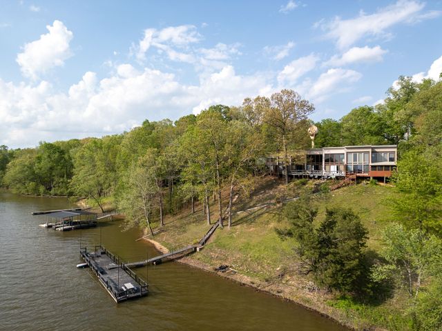 175 Mallard Point Cir Unit 8, Camden, TN 38320