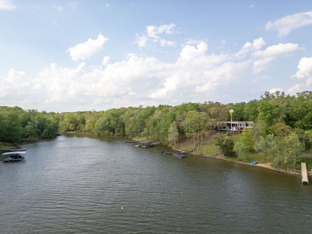 175 Mallard Point Cir Unit 8, Camden, TN 38320