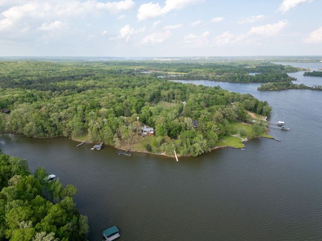 175 Mallard Point Cir Unit 8, Camden, TN 38320