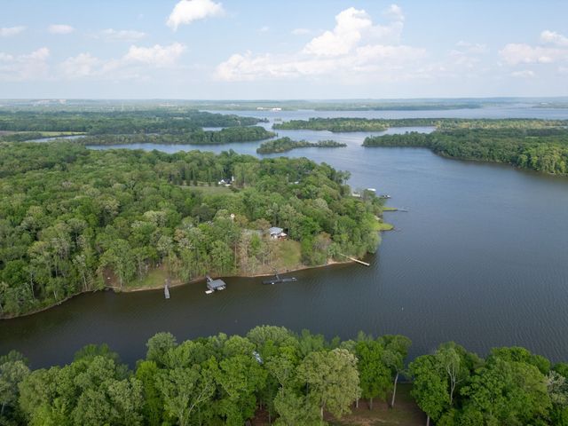 175 Mallard Point Cir Unit 8, Camden, TN 38320