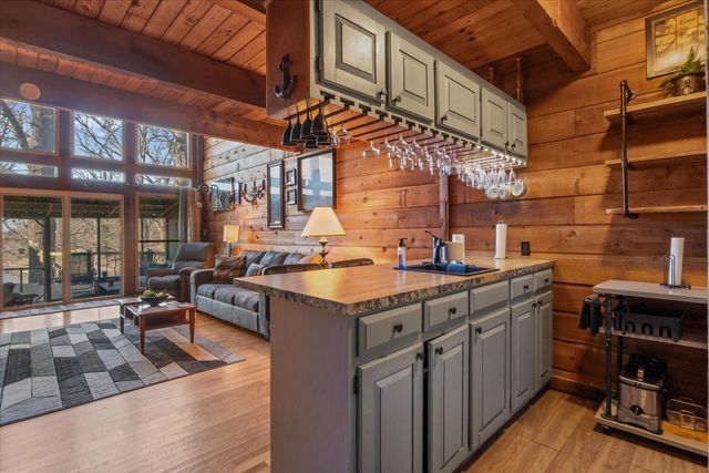 175 Mallard Point Cir Unit 8, Camden, TN 38320