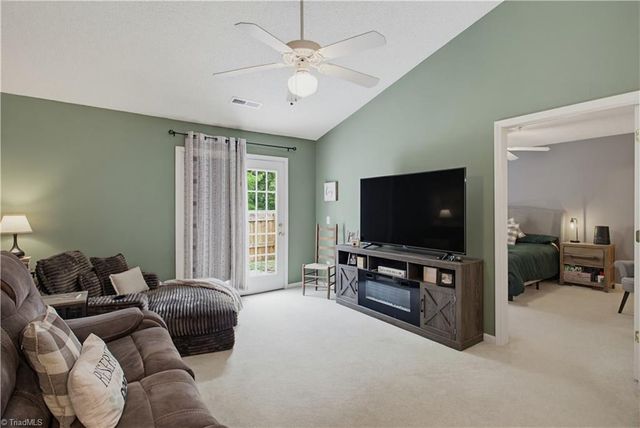 204 Carrington Lane, Thomasville, NC 27360