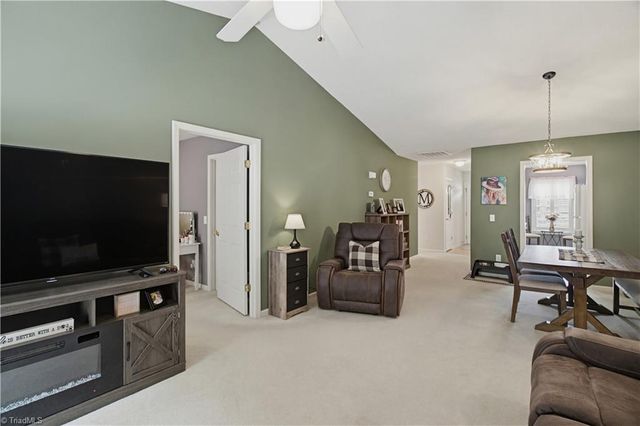 204 Carrington Lane, Thomasville, NC 27360