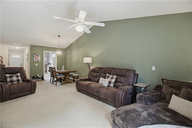 204 Carrington Lane, Thomasville, NC 27360