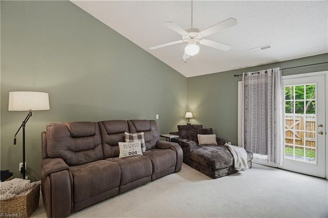 204 Carrington Lane, Thomasville, NC 27360