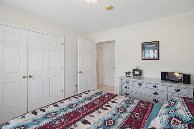 204 Carrington Lane, Thomasville, NC 27360
