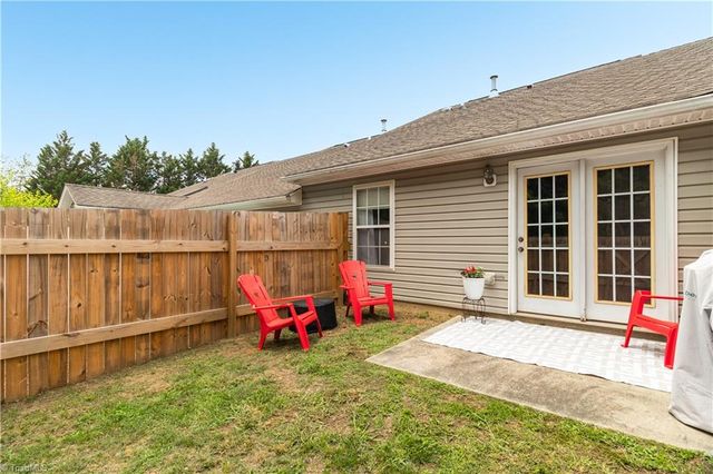 204 Carrington Lane, Thomasville, NC 27360