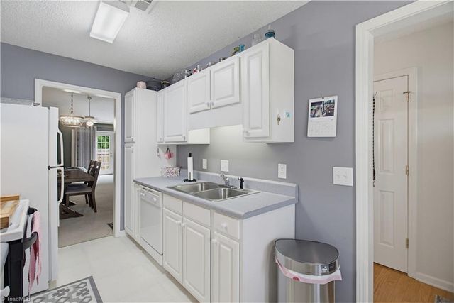204 Carrington Lane, Thomasville, NC 27360
