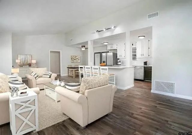 309 Lakeview Dr, Hideaway, TX 75771