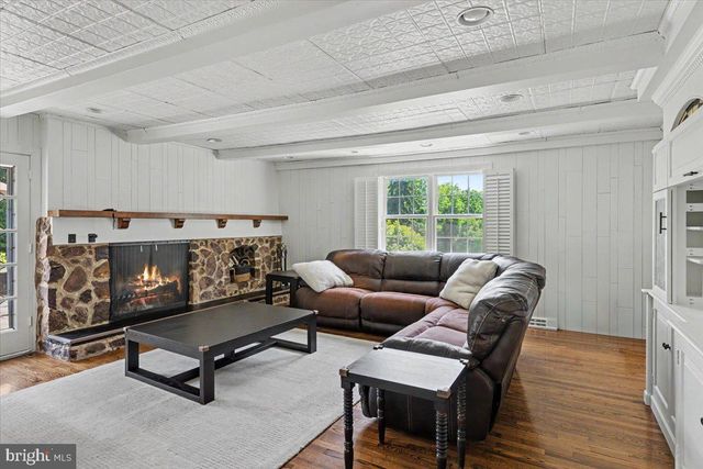 1087 MOUNT EYRE RD, Washington Crossing, PA 18977