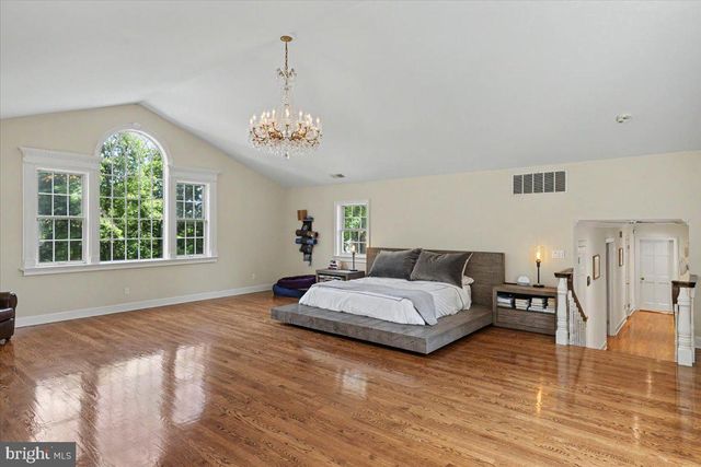 1087 MOUNT EYRE RD, Washington Crossing, PA 18977