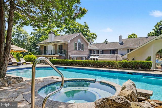 1087 MOUNT EYRE RD, Washington Crossing, PA 18977