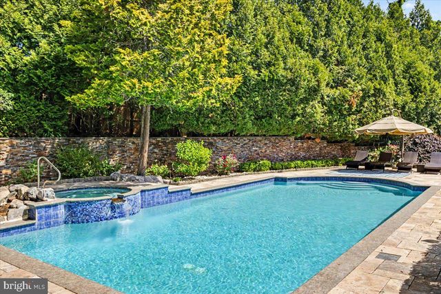 1087 MOUNT EYRE RD, Washington Crossing, PA 18977