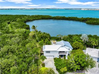 1700 Coconut Drive, Fort Pierce, FL 34949