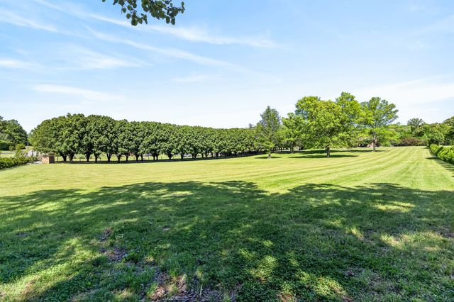 2235 Hidden Cove Rd, Cookeville, TN 38506