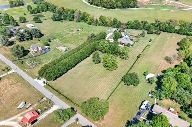 2235 Hidden Cove Rd, Cookeville, TN 38506