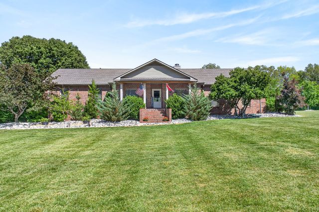2235 Hidden Cove Rd, Cookeville, TN 38506