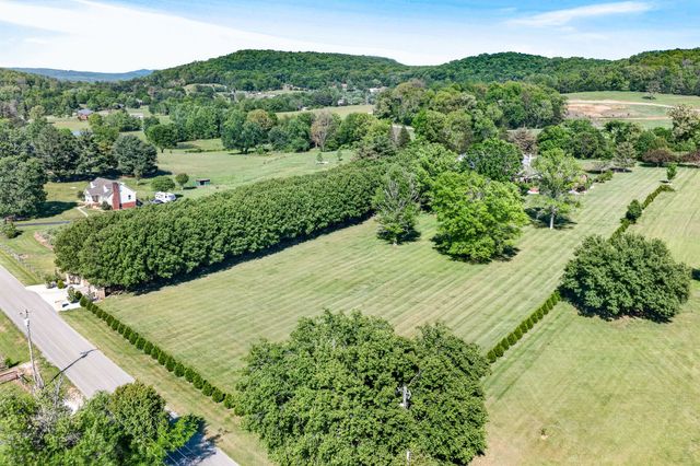 2235 Hidden Cove Rd, Cookeville, TN 38506