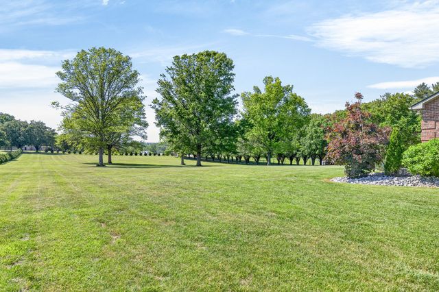2235 Hidden Cove Rd, Cookeville, TN 38506