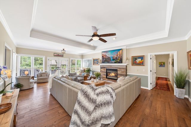 2235 Hidden Cove Rd, Cookeville, TN 38506