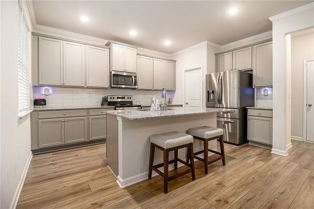 596 River Gardens SE Drive, Atlanta, GA 30354