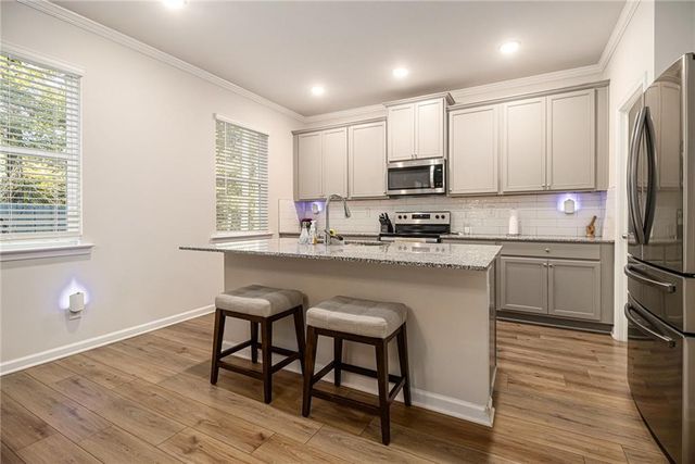 596 River Gardens SE Drive, Atlanta, GA 30354