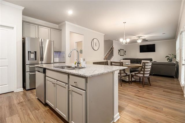 596 River Gardens SE Drive, Atlanta, GA 30354