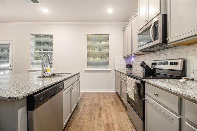 596 River Gardens SE Drive, Atlanta, GA 30354