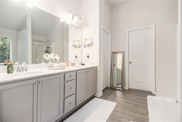 596 River Gardens SE Drive, Atlanta, GA 30354